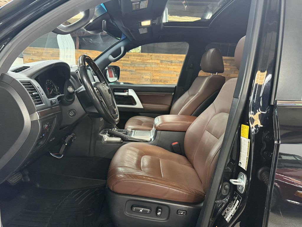 2019 Toyota Land Cruiser Heated&Cooled Seats/Blind SpotMonitor/JBL Audio/Lane Keep Assist - 23080958 - 19