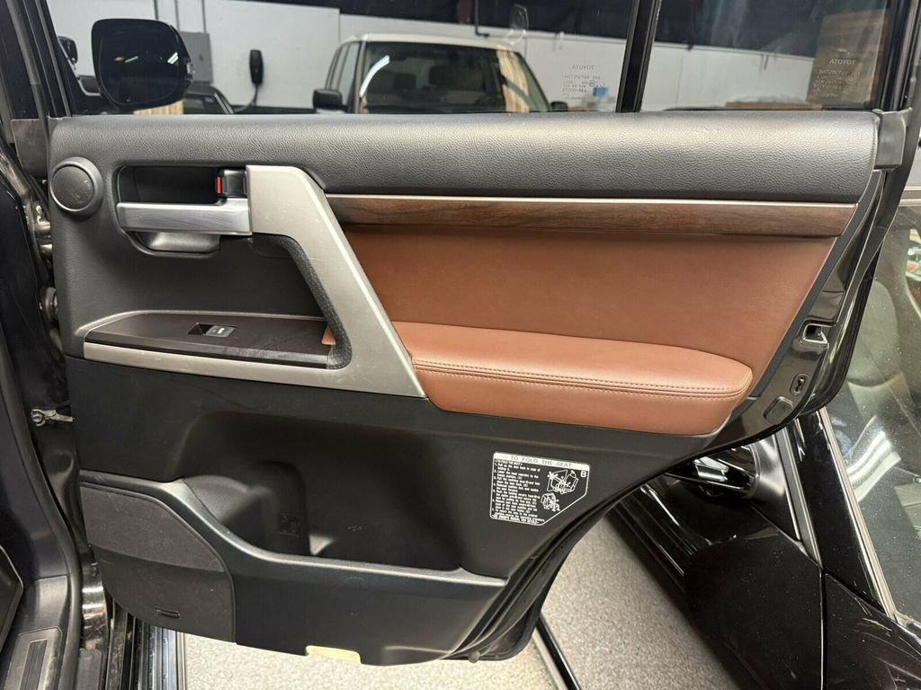 2019 Toyota Land Cruiser Heated&Cooled Seats/Blind SpotMonitor/JBL Audio/Lane Keep Assist - 23080958 - 27