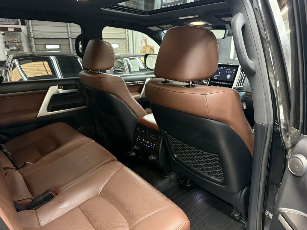2019 Toyota Land Cruiser Heated&Cooled Seats/Blind SpotMonitor/JBL Audio/Lane Keep Assist - 23080958 - 28
