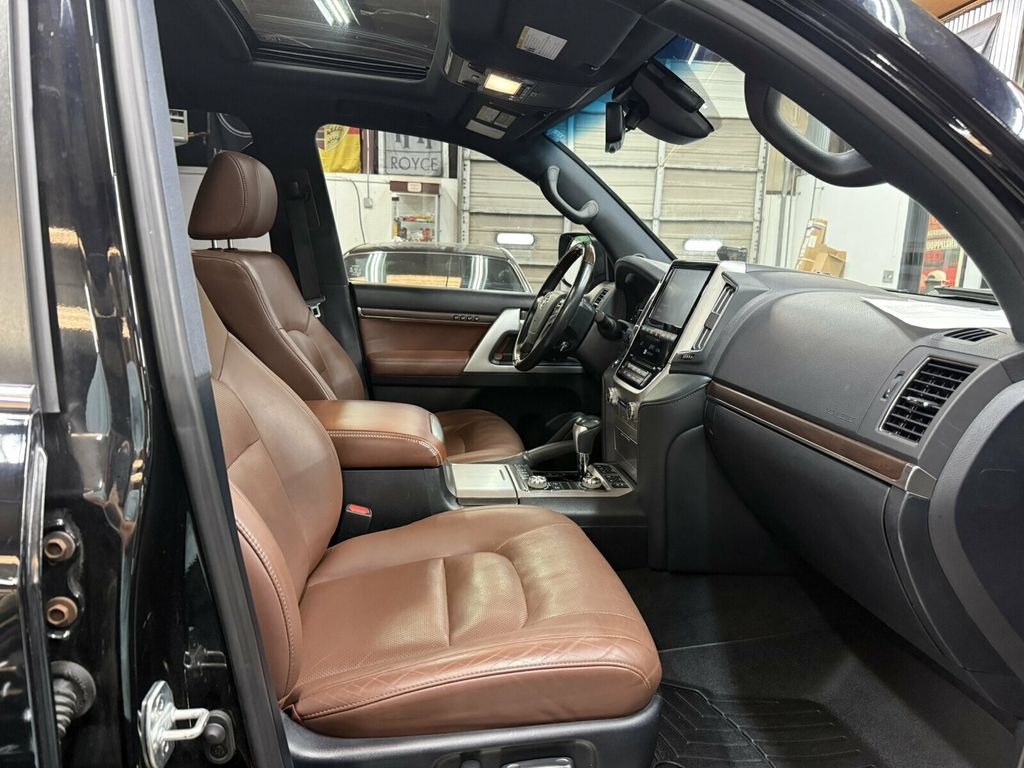 2019 Toyota Land Cruiser Heated&Cooled Seats/Blind SpotMonitor/JBL Audio/Lane Keep Assist - 23080958 - 32
