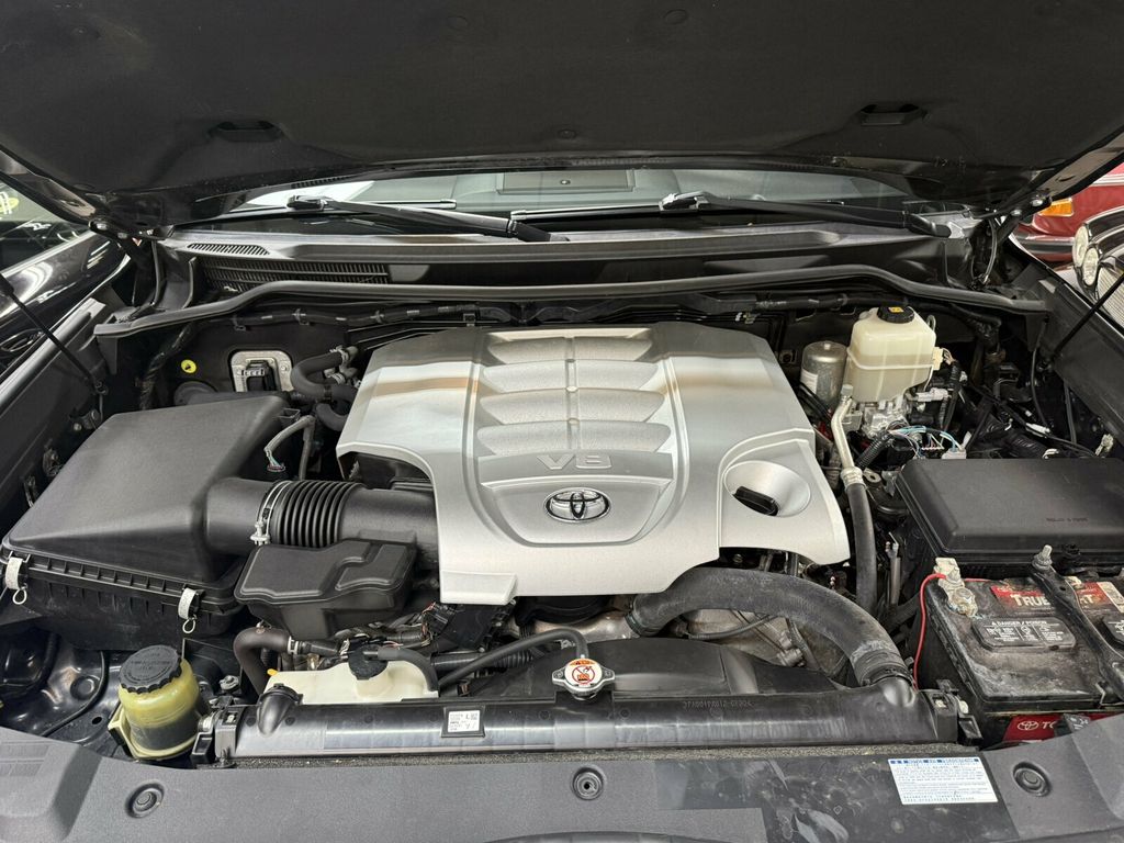 2019 Toyota Land Cruiser Heated&Cooled Seats/Blind SpotMonitor/JBL Audio/Lane Keep Assist - 23080958 - 34