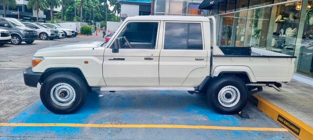 2019 Toyota Land Cruiser 79 Double Cab Pickup Rare LC79 V8 Turbo Diesel Double Cab Solo 82,000 kms - 21902428 - 0