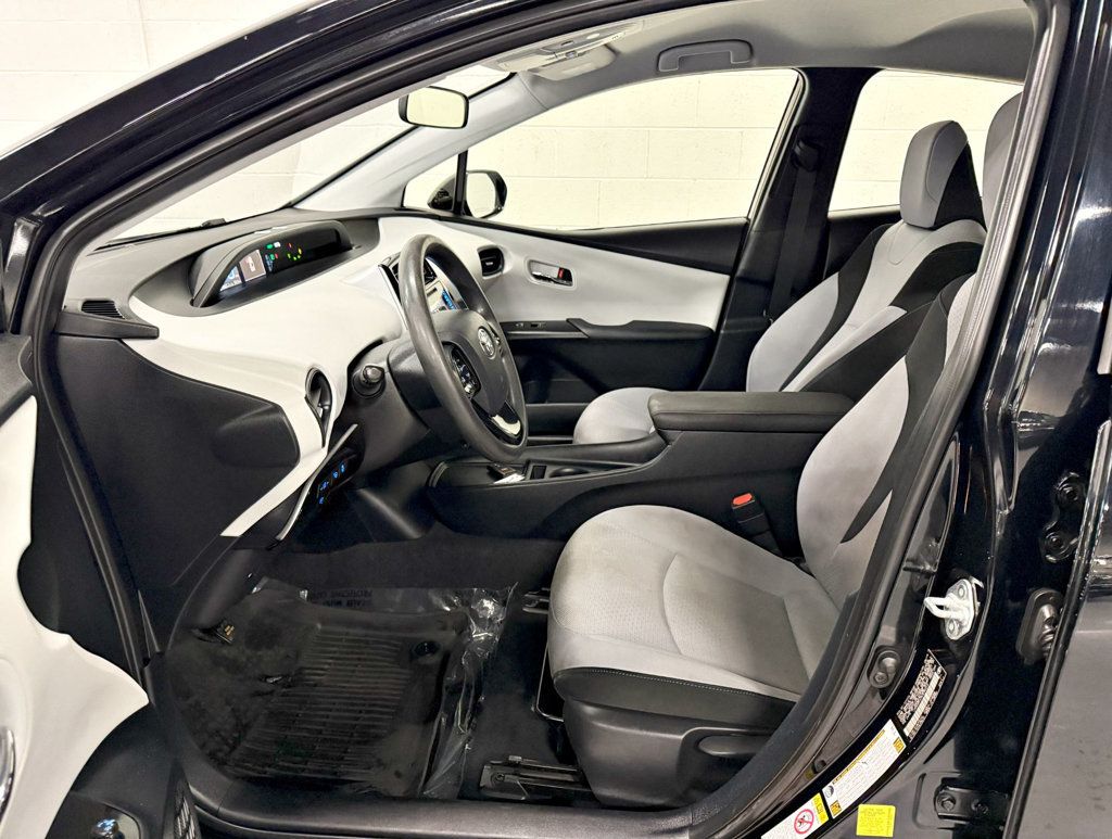 2019 Toyota Prius LE - 22735803 - 25