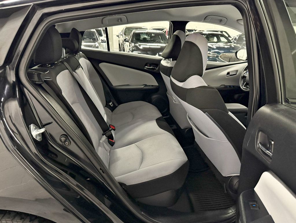 2019 Toyota Prius LE - 22735803 - 35