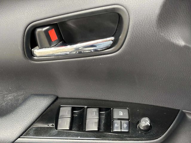 2019 Toyota Prius L Eco - 23052481 - 28