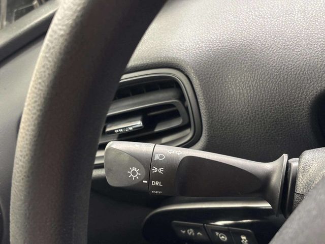 2019 Toyota Prius L Eco - 23052481 - 32