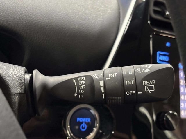 2019 Toyota Prius L Eco - 23052481 - 33