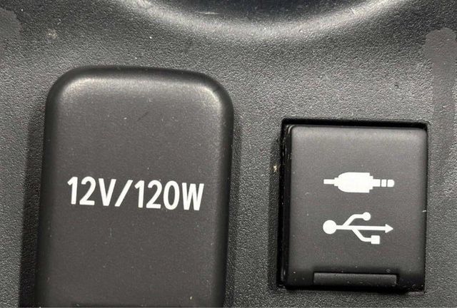 2019 Toyota Prius L Eco - 23052481 - 34