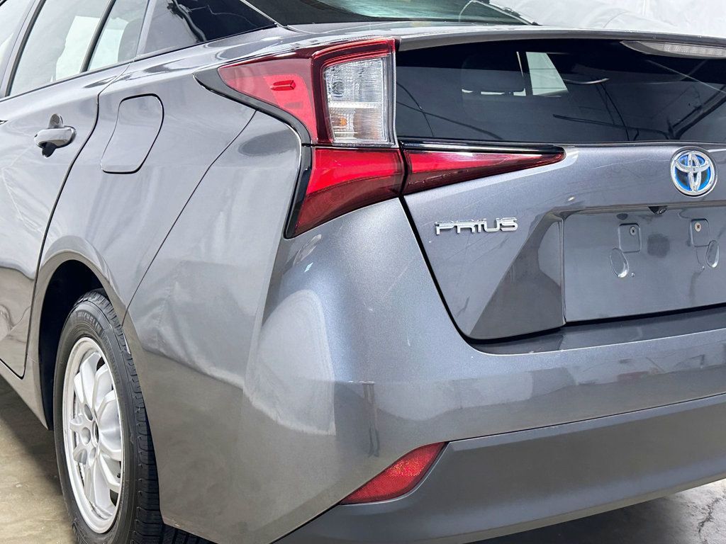 2019 Toyota Prius L Eco - 23066735 - 10