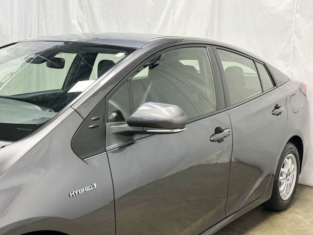 2019 Toyota Prius L Eco - 23066735 - 2