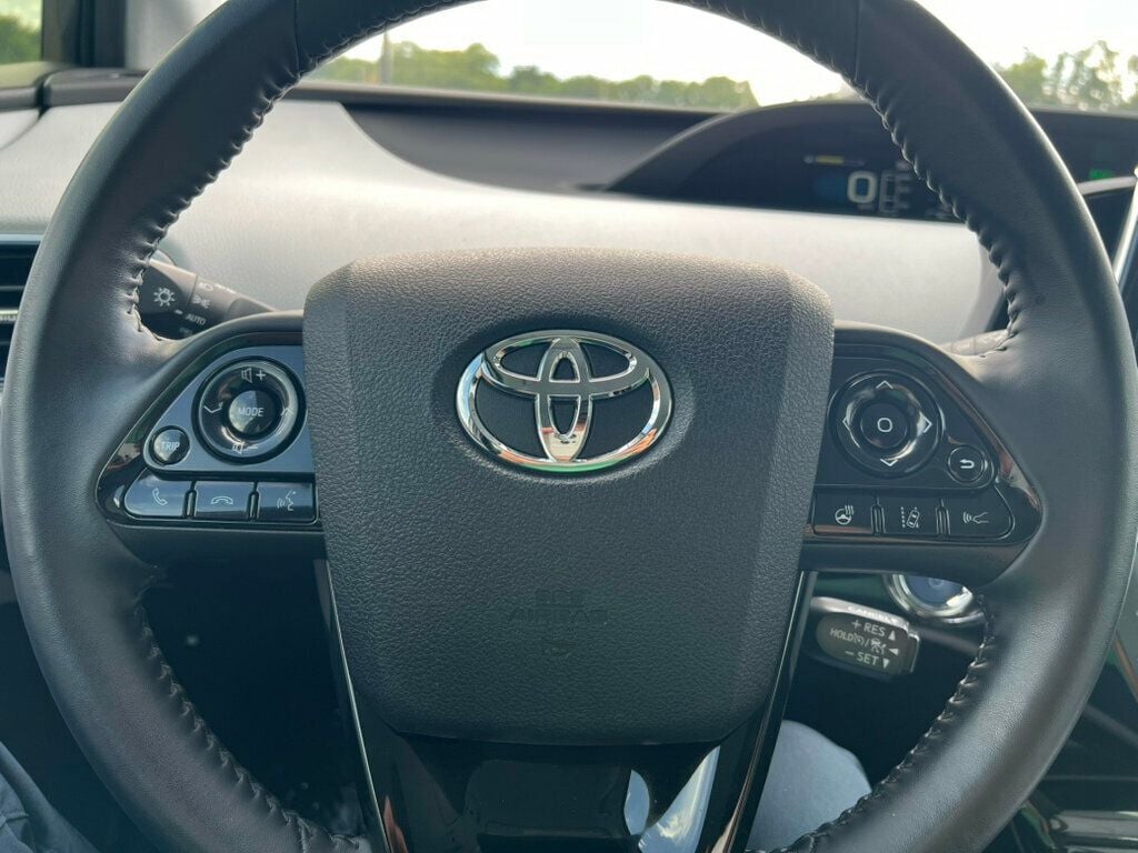 2019 Toyota Prius Limited - 22883410 - 16