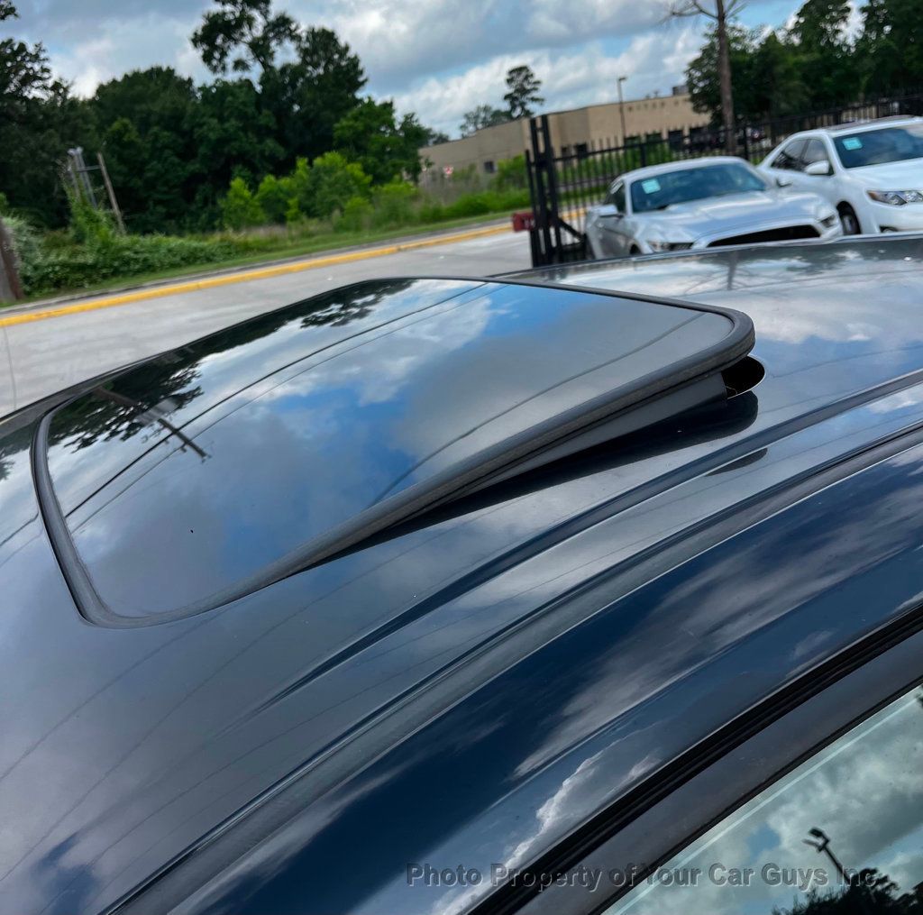 2019 Toyota Prius Limited - 23046028 - 14