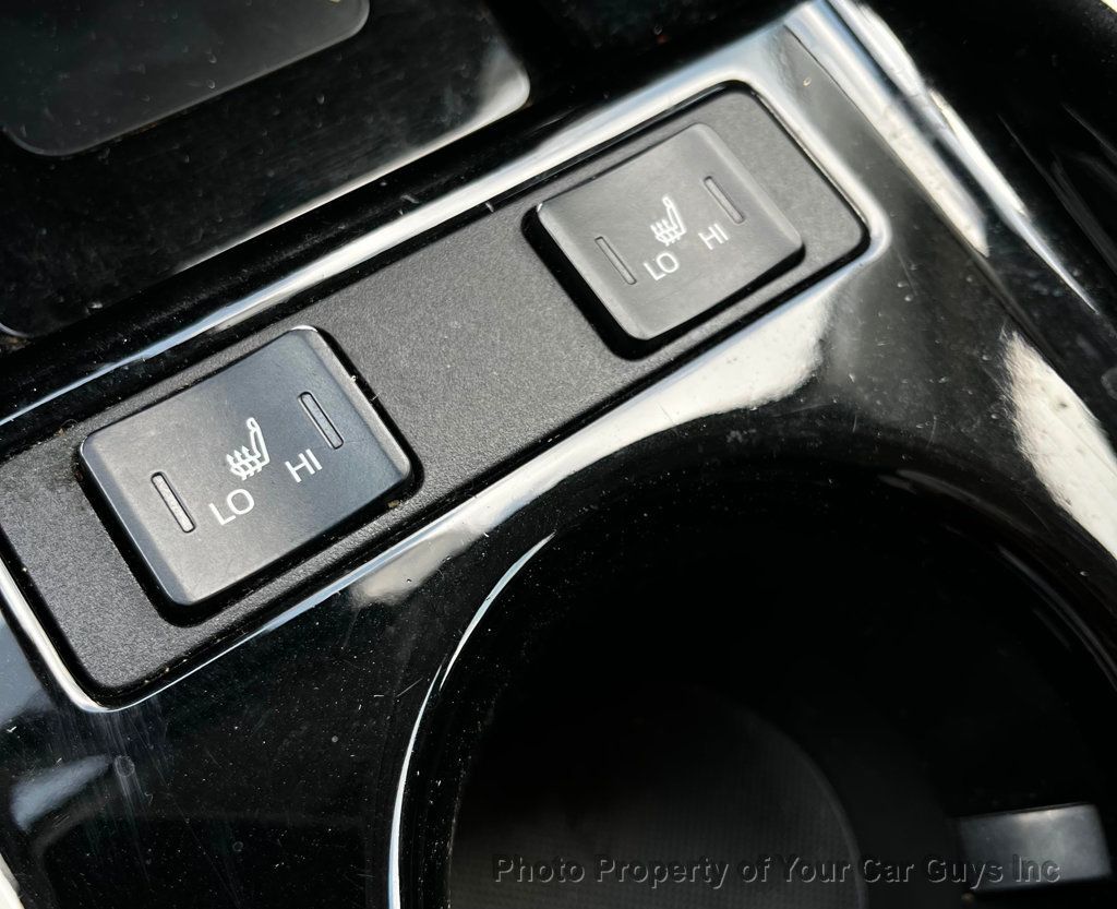 2019 Toyota Prius Limited - 23046028 - 27