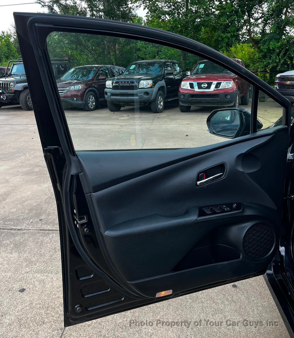 2019 Toyota Prius Limited - 23046028 - 32
