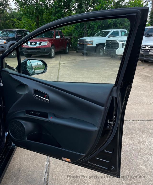 2019 Toyota Prius Limited - 23046028 - 33