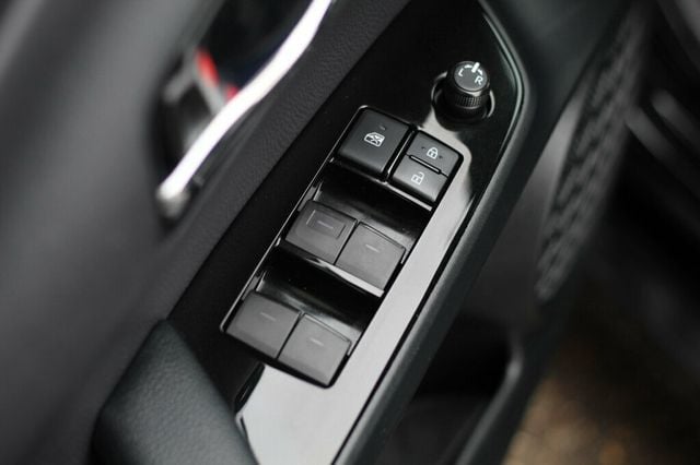 2019 Toyota Prius ONE OWNER XLE HYBRID - 22957096 - 20