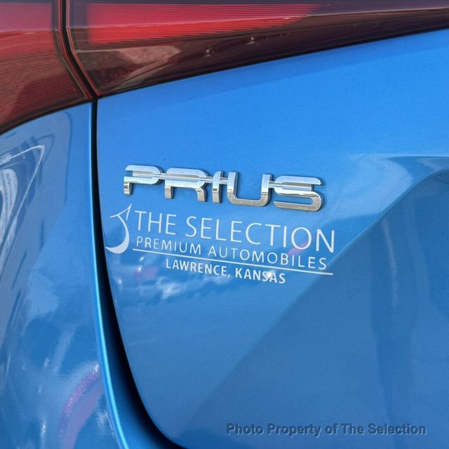 2019 Toyota Prius PRIUS LE W/TOYOTA SAFETY SENSE,  - 23071400 - 14