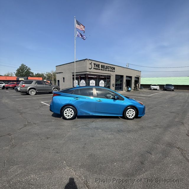 2019 Toyota Prius PRIUS LE W/TOYOTA SAFETY SENSE,  - 23071400 - 18