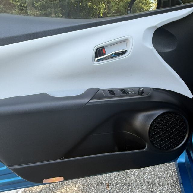 2019 Toyota Prius PRIUS LE W/TOYOTA SAFETY SENSE,  - 23071400 - 20
