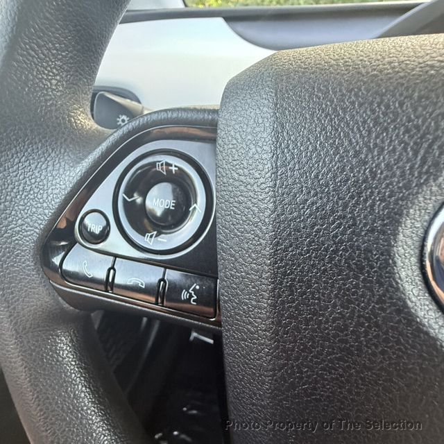 2019 Toyota Prius PRIUS LE W/TOYOTA SAFETY SENSE,  - 23071400 - 28