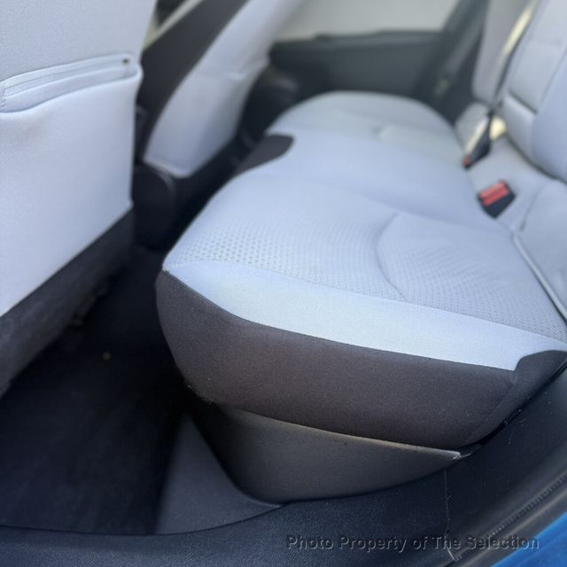 2019 Toyota Prius PRIUS LE W/TOYOTA SAFETY SENSE,  - 23071400 - 36