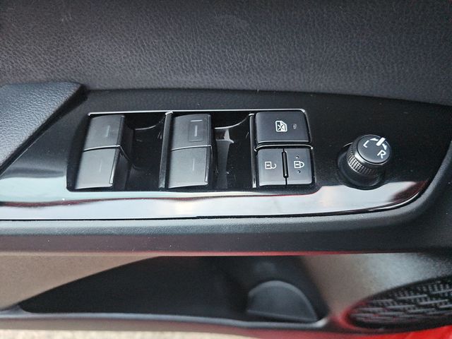 2019 Toyota Prius XLE - 22987211 - 19