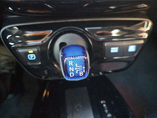 2019 Toyota Prius XLE - 22987211 - 32