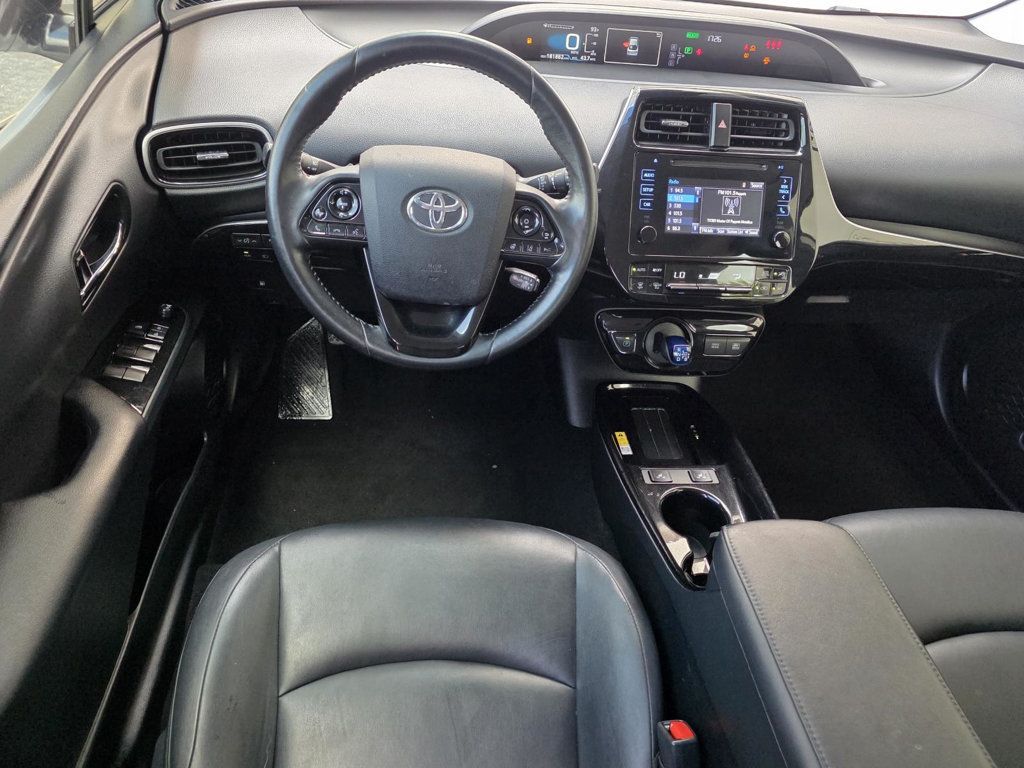 2019 Toyota Prius XLE photo 10