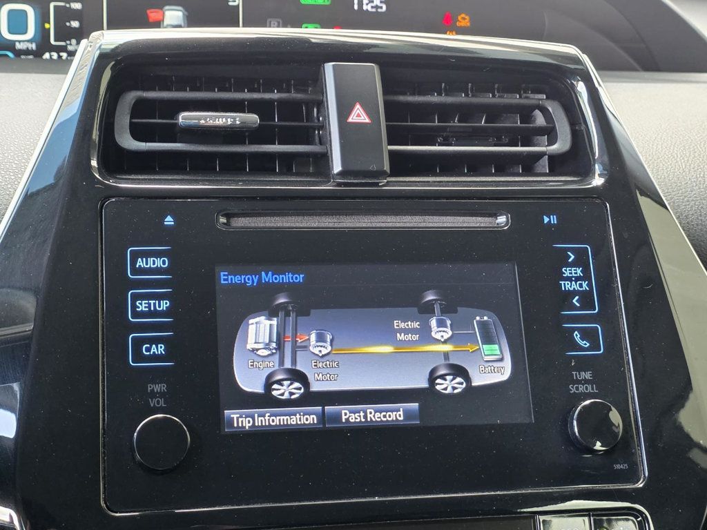 2019 Toyota Prius XLE photo 13