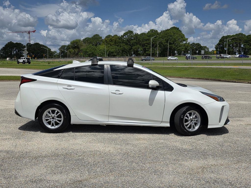 2019 Toyota Prius XLE photo 26