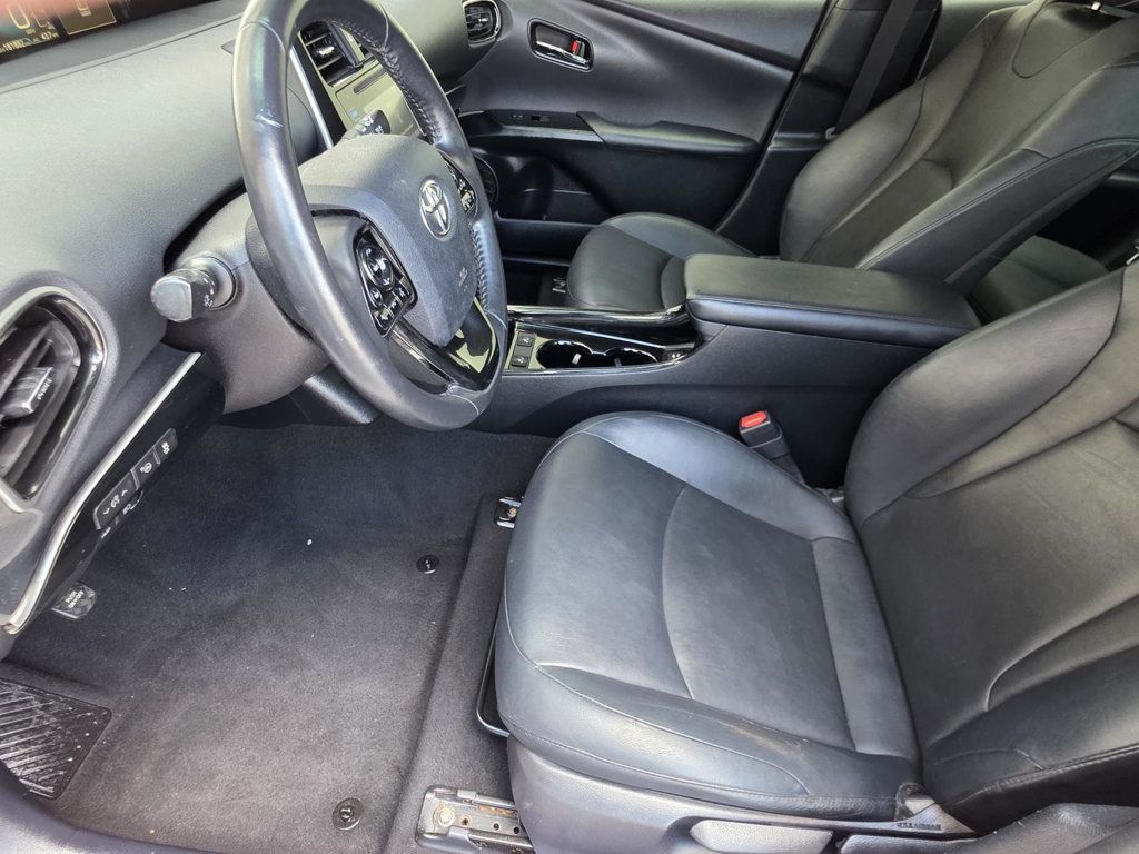 2019 Toyota Prius XLE photo 6