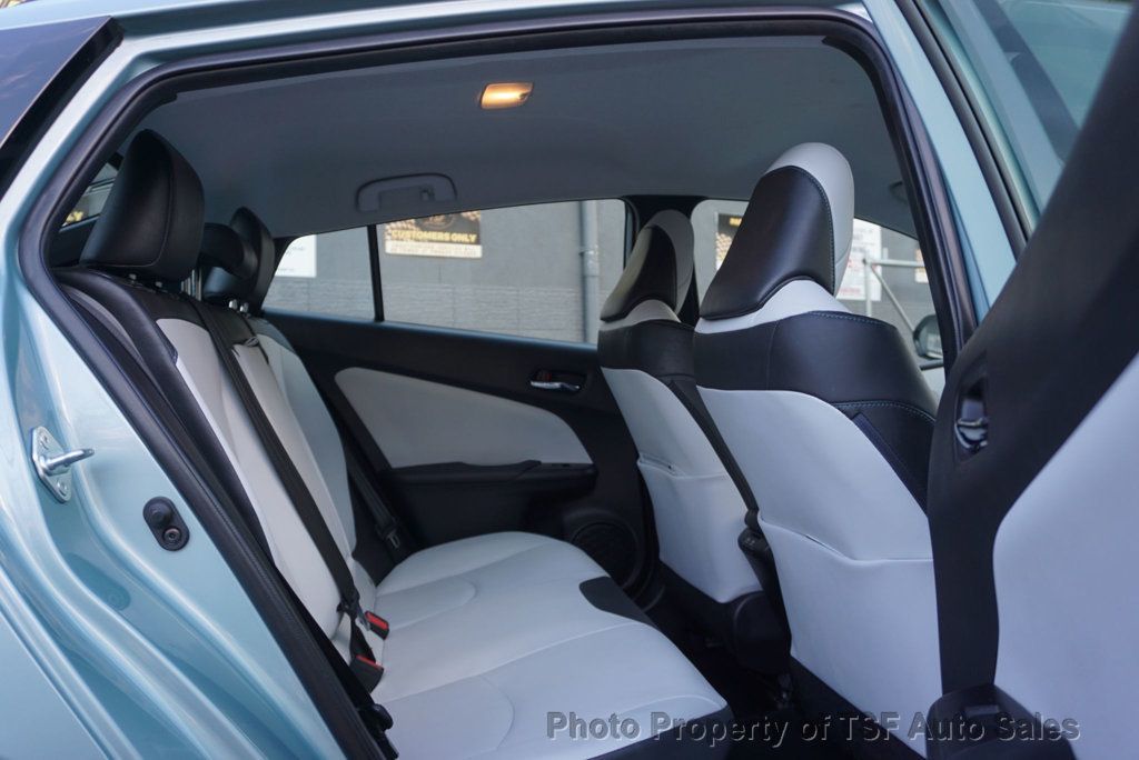 2019 Toyota Prius XLE AWD-e - 22946160 - 12