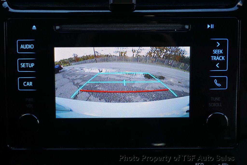 2019 Toyota Prius XLE AWD-e - 22946160 - 18