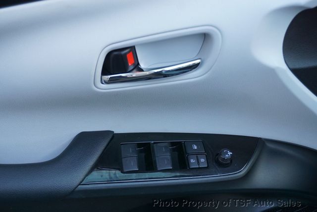 2019 Toyota Prius XLE AWD-e - 22946160 - 31