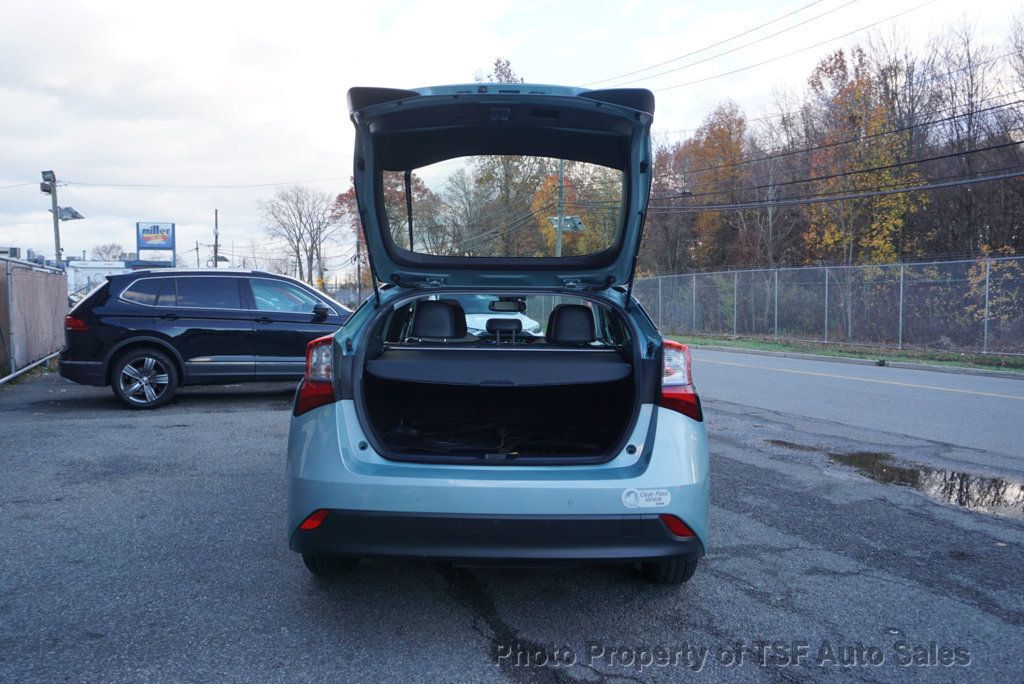 2019 Toyota Prius XLE AWD-e - 22946160 - 32