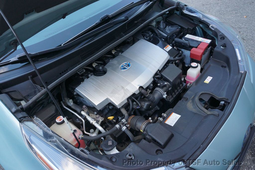 2019 Toyota Prius XLE AWD-e - 22946160 - 34