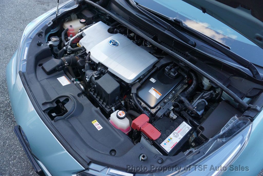 2019 Toyota Prius XLE AWD-e - 22946160 - 36