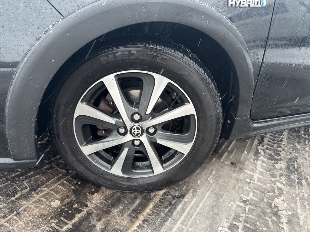 2019 Toyota Prius c  - 22966365 - 1