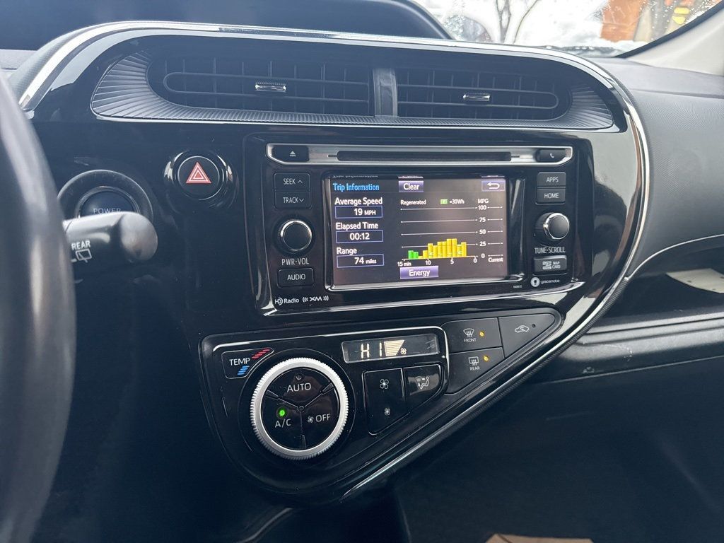 2019 Toyota Prius c LE - 22966365 - 9