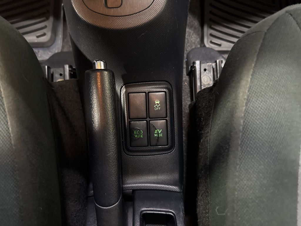 2019 Toyota Prius c LE - 22966365 - 21