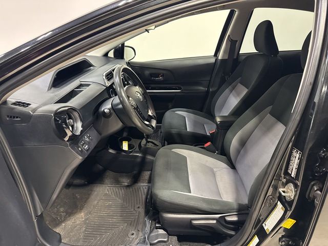 2019 Toyota Prius c LE - 22966365 - 22