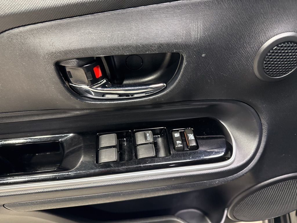 2019 Toyota Prius c LE - 22966365 - 26