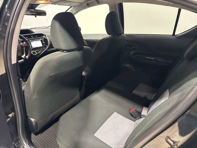 2019 Toyota Prius c LE - 22966365 - 29