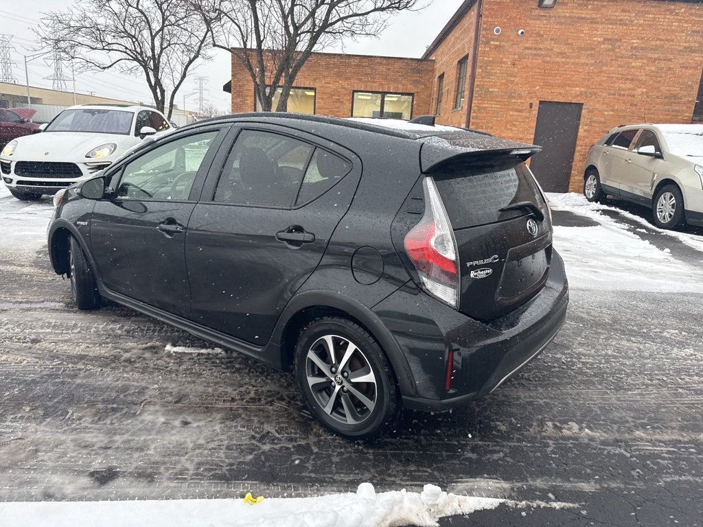 2019 Toyota Prius c LE - 22966365 - 3
