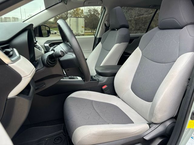 2019 Toyota RAV4 2019 TOYOTA RAV4 XLE - 22955020 - 10
