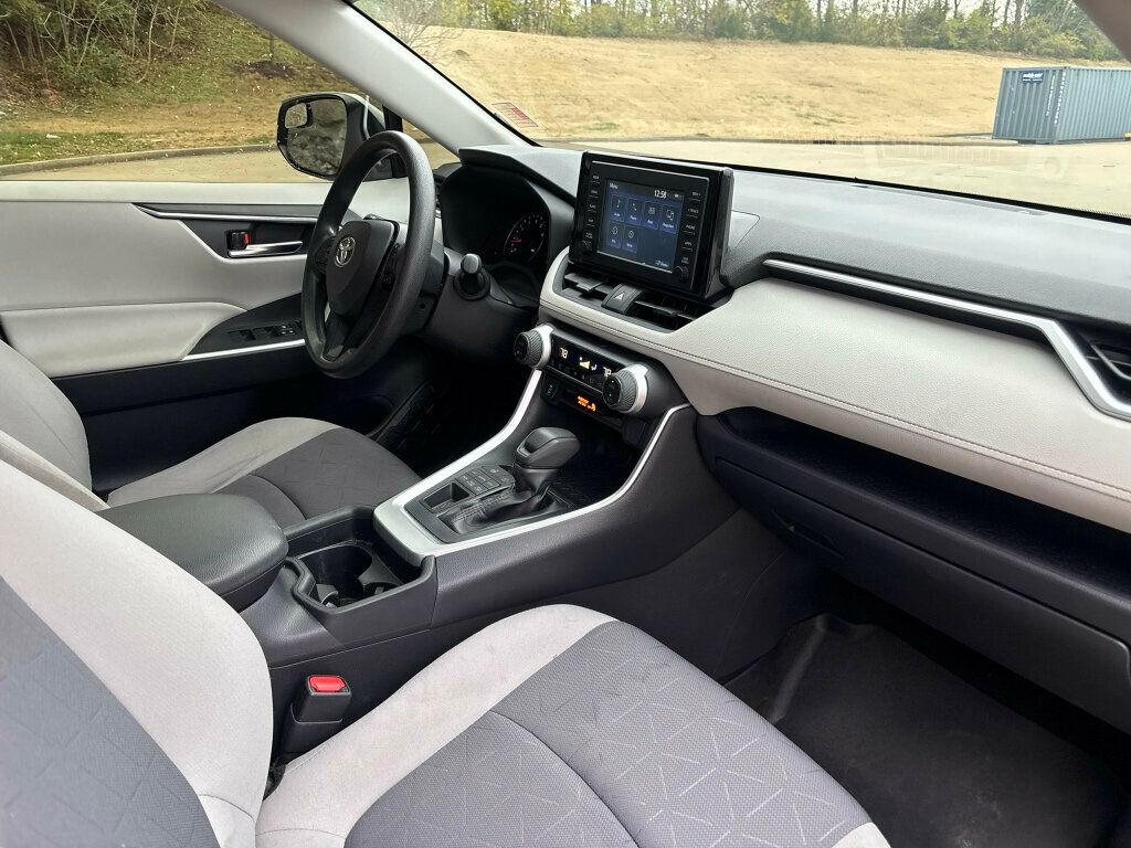 2019 Toyota RAV4 2019 TOYOTA RAV4 XLE - 22955020 - 12