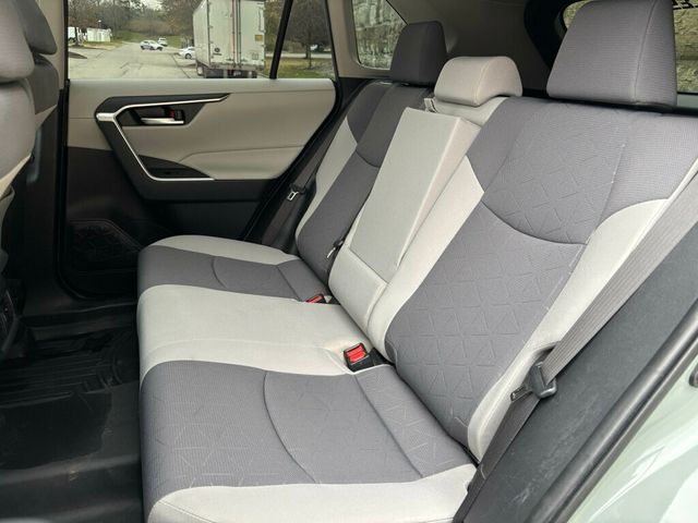 2019 Toyota RAV4 2019 TOYOTA RAV4 XLE - 22955020 - 16