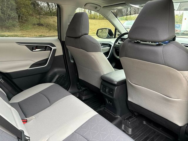 2019 Toyota RAV4 2019 TOYOTA RAV4 XLE - 22955020 - 18