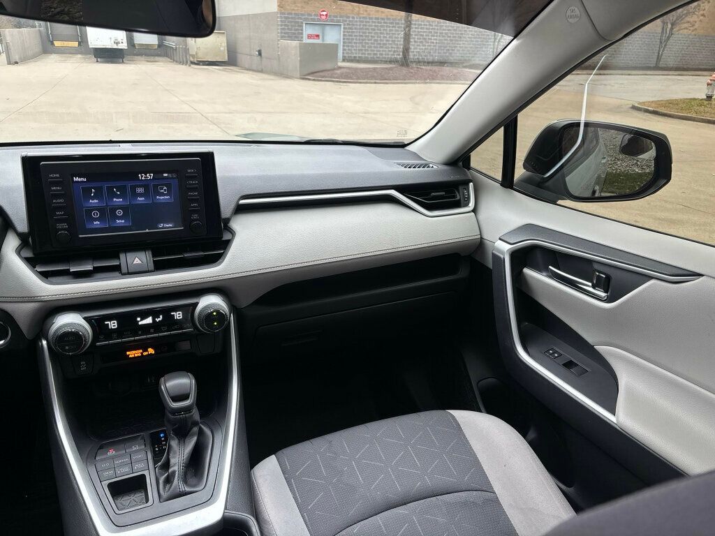 2019 Toyota RAV4 2019 TOYOTA RAV4 XLE - 22955020 - 21