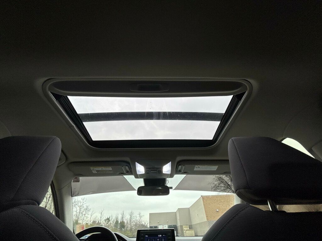 2019 Toyota RAV4 2019 TOYOTA RAV4 XLE - 22955020 - 22